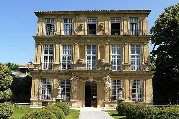 image of a mansion