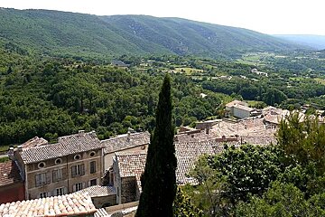 an image of countryside in provence