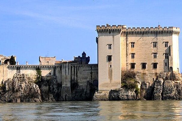 a photo of a castle