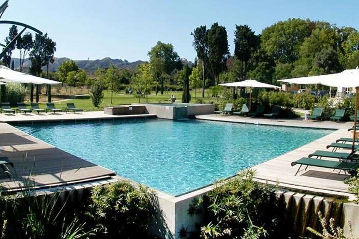 a photo of a swimming pool