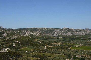 a photo of a mountain scene