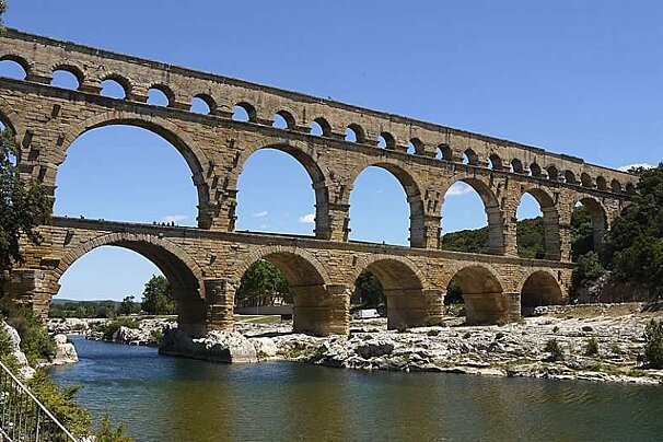 a photo of a triple tier bridge