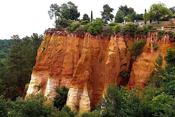 a photo of red cliffs