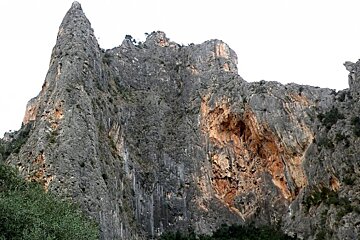an image of a rock race