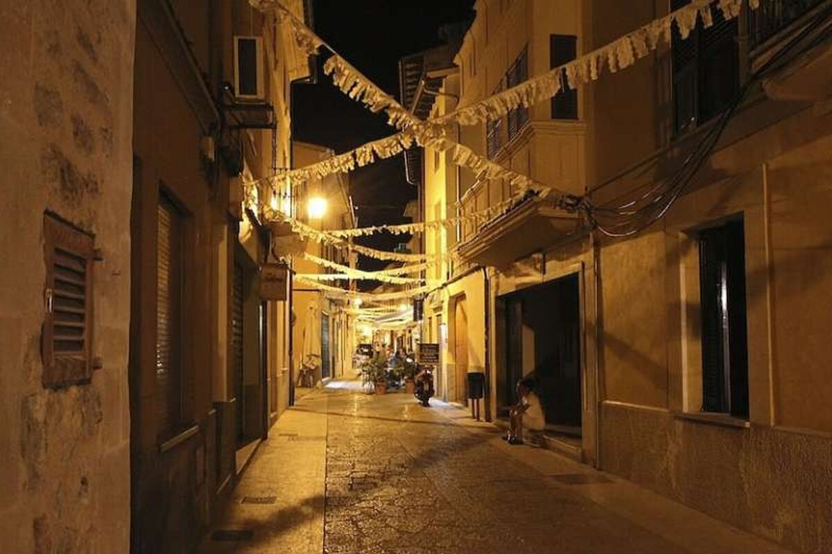 photo of a lane at night