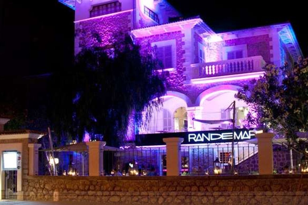 a photo of a mallorcan restaurant