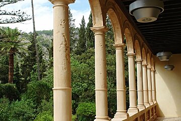 a photo of columns and garden on raixa house majorca