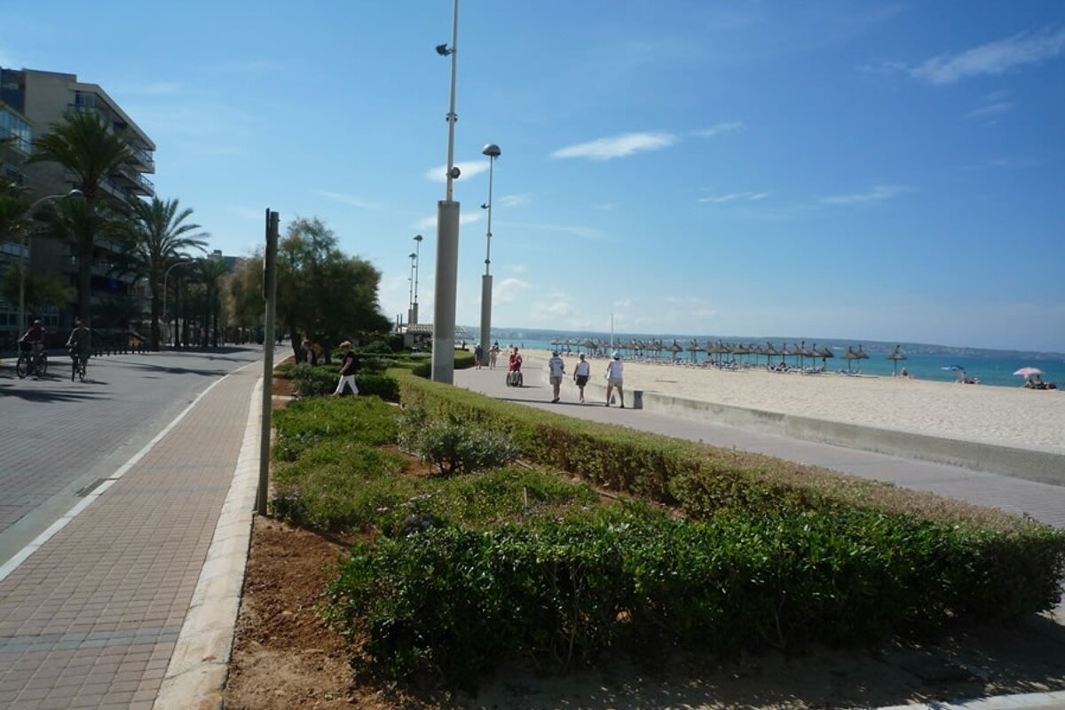 a photo of the walking and cycling path along palma beach mallorca majorca