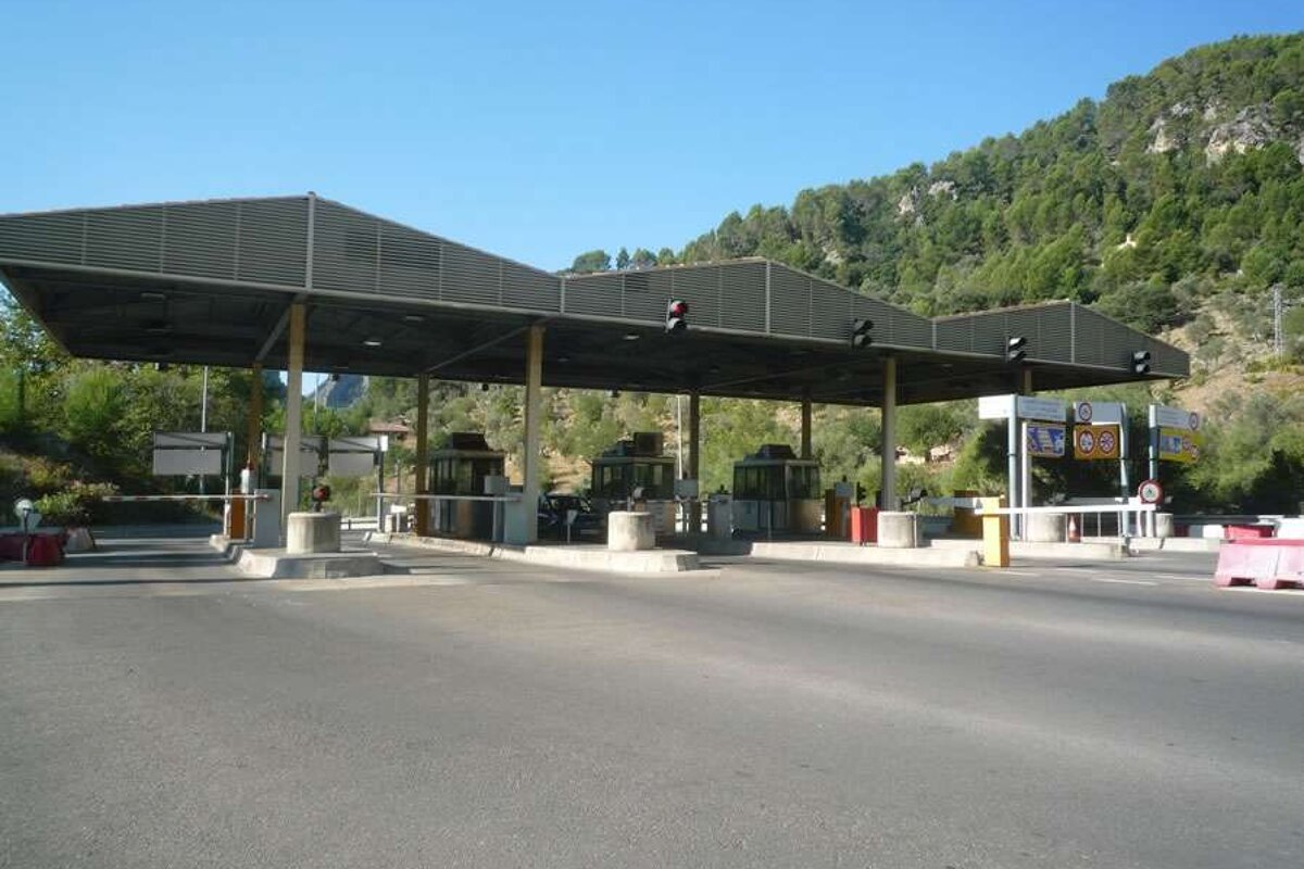 a photo of the tunnel pay toll on the road to soller