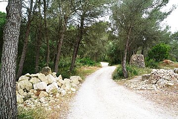 a photo of the path to san salvador sanctuary mallorca majorca