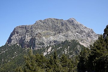 a photo of tramuntana mountains mallorca majorca
