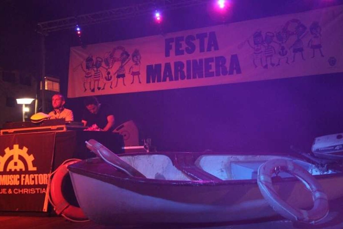 photo of a boat and DJ for a party