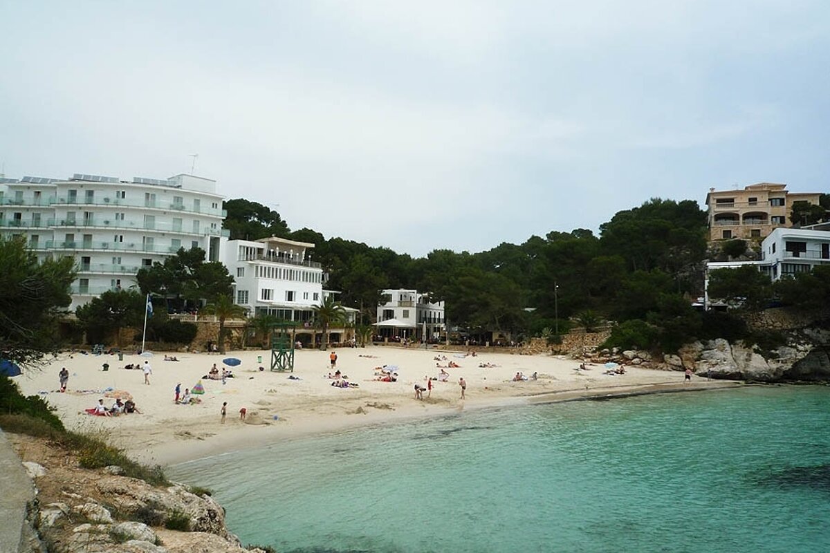 a photo of cala santanyi mallorca majorca