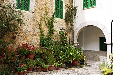 a photo of the courtyard of santa llucia mallorca majorca