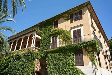 a photo of a manor house in palma majorca