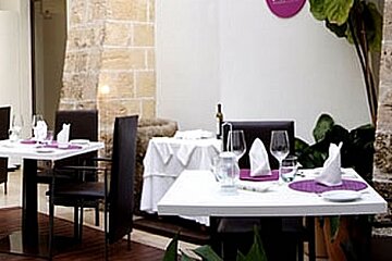a photo of the dining room at simply fosh palma de mallorca