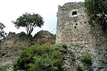 a photo of alaro castle walls majorca