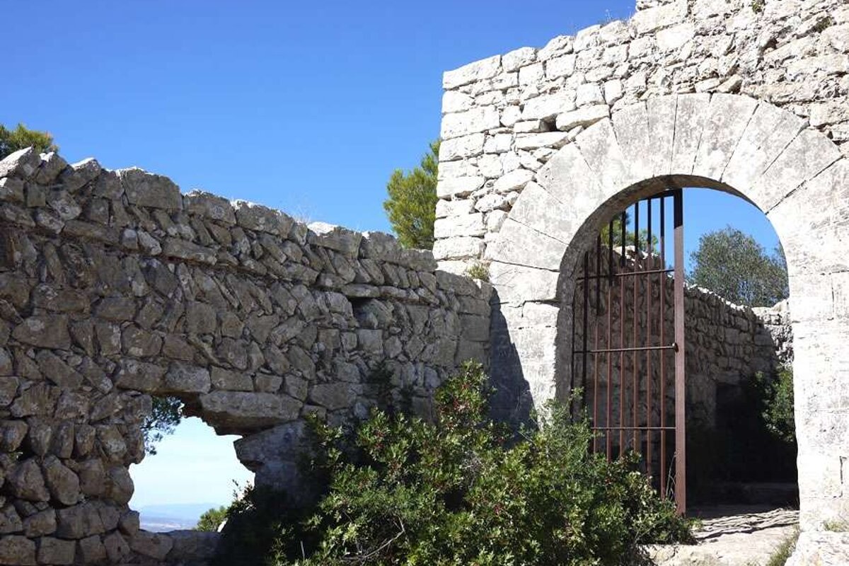 a photo of an ancient castle on majorca
