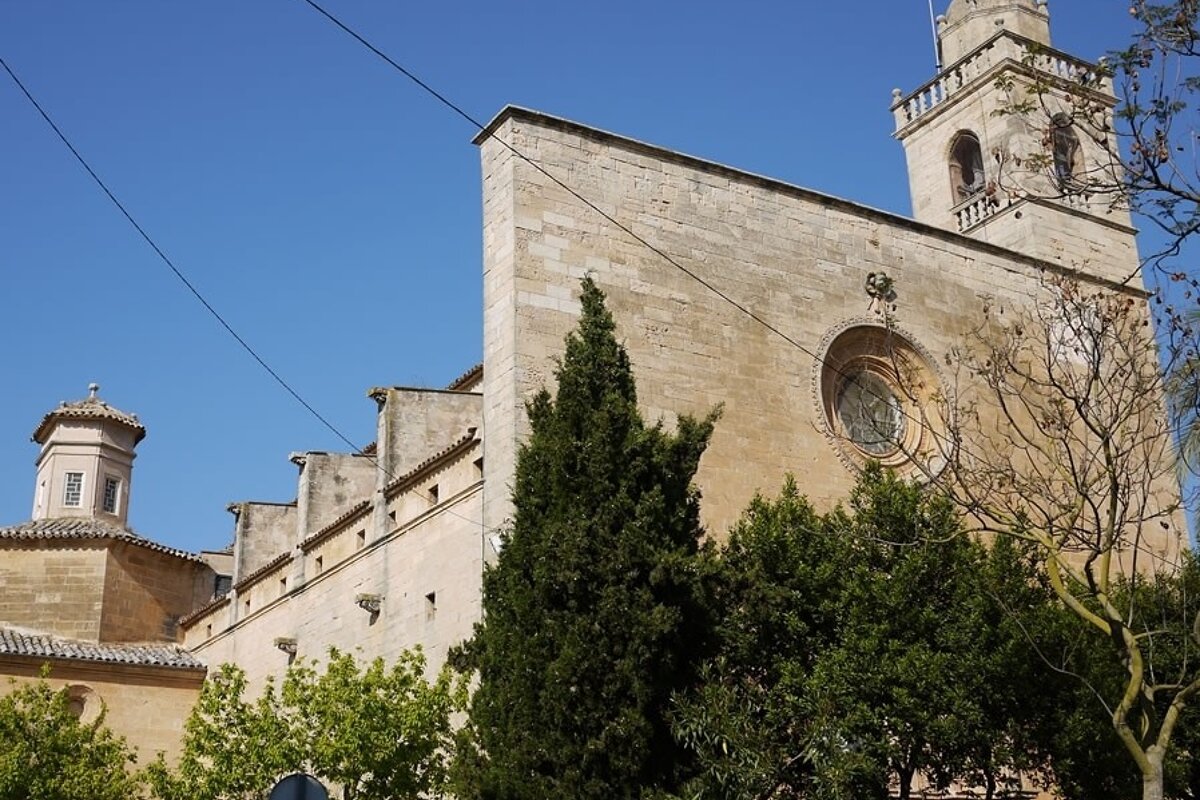 a photo of llucmajor church mallorca majorca