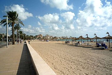 a photo of the beach at cuitat jardin majorca