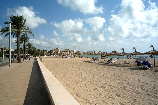 a photo of the beach at cuitat jardin majorca