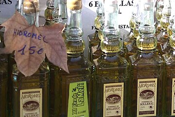 a photo of bottle of majorcan honey liqueur