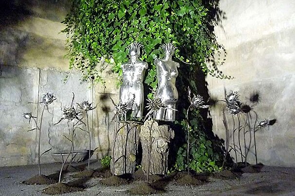 a photo of a metal sculpture in palma de mallorca