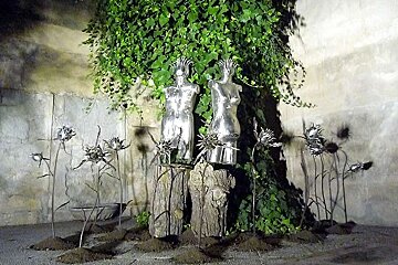 a photo of a metal sculpture in palma de mallorca