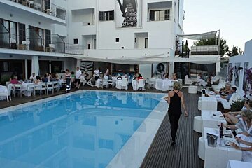 Zhero pool at dusk