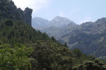 a photo of tramuntana mountains mallorca majorca