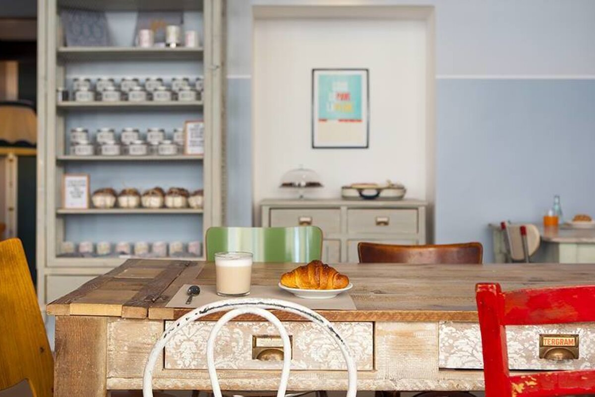 Pave Cafe, Northeast Milan interior