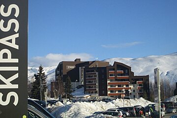 Rond Point des Pistes Ski Pass Office, Alpe d'Huez