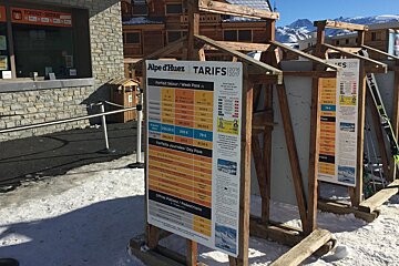Rond Point des Pistes Ski Pass Office, Alpe d'Huez