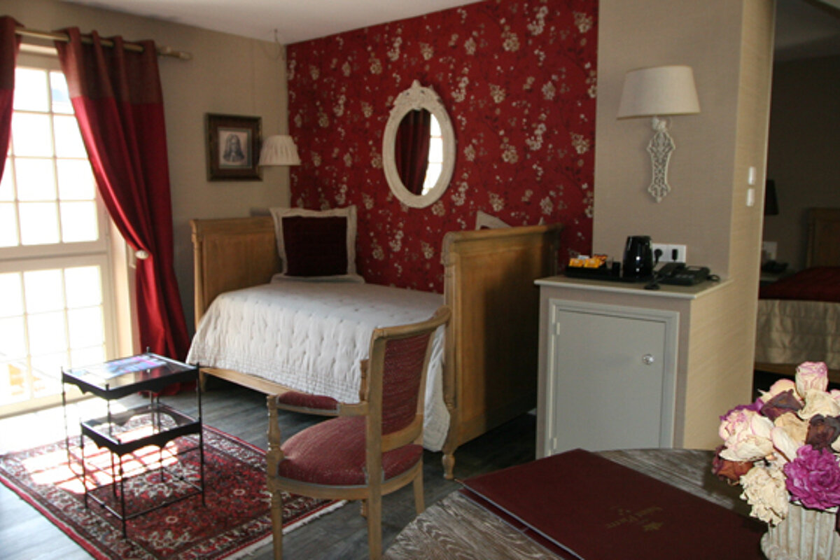 a picture of a hotel suite at Saint-Pierre Hotel, Saumur