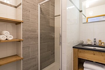 Santa Terra 58m2 6 person Apartment, Tignes - Les Brevieres shower room