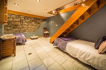 L'Ancetre Chalet, near Avoriaz twin bedroom