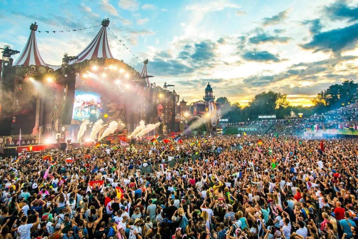 Tomorrowland comes to Alpe d'Huez in 2019