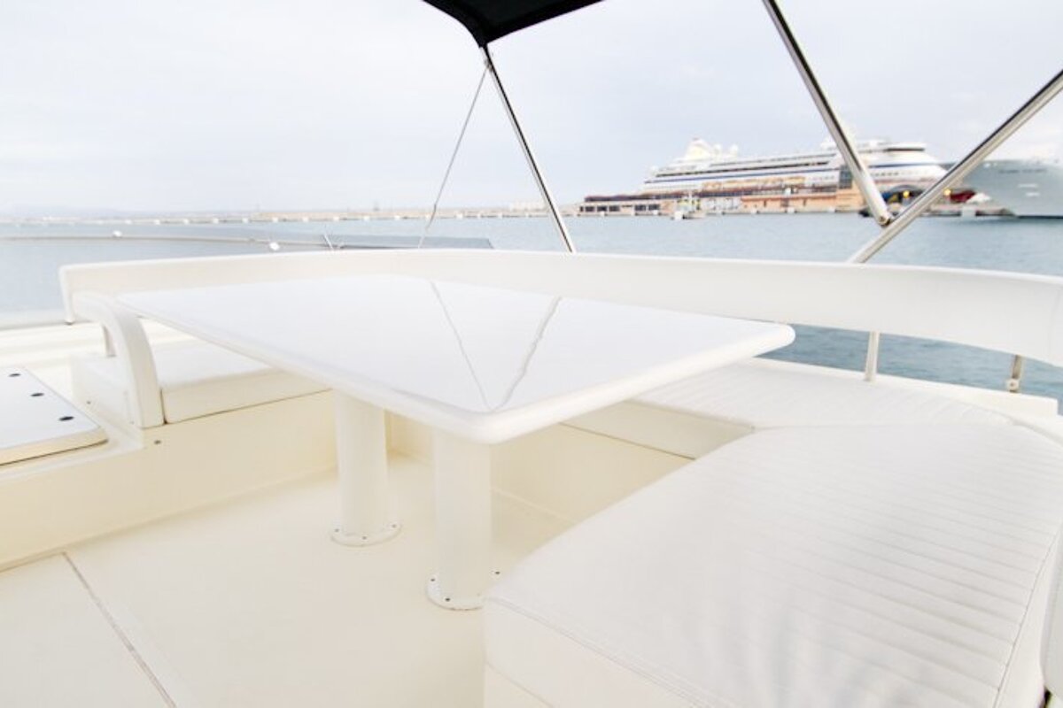 Ferretti 70' 21.7m Motor Yacht, Palma de Mallorca dining