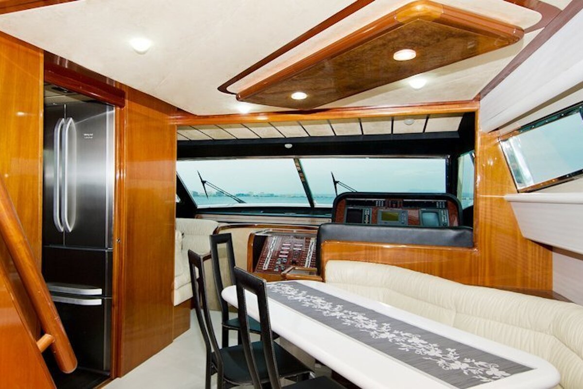 Ferretti 70' 21.7m Motor Yacht, Palma de Mallorca dining