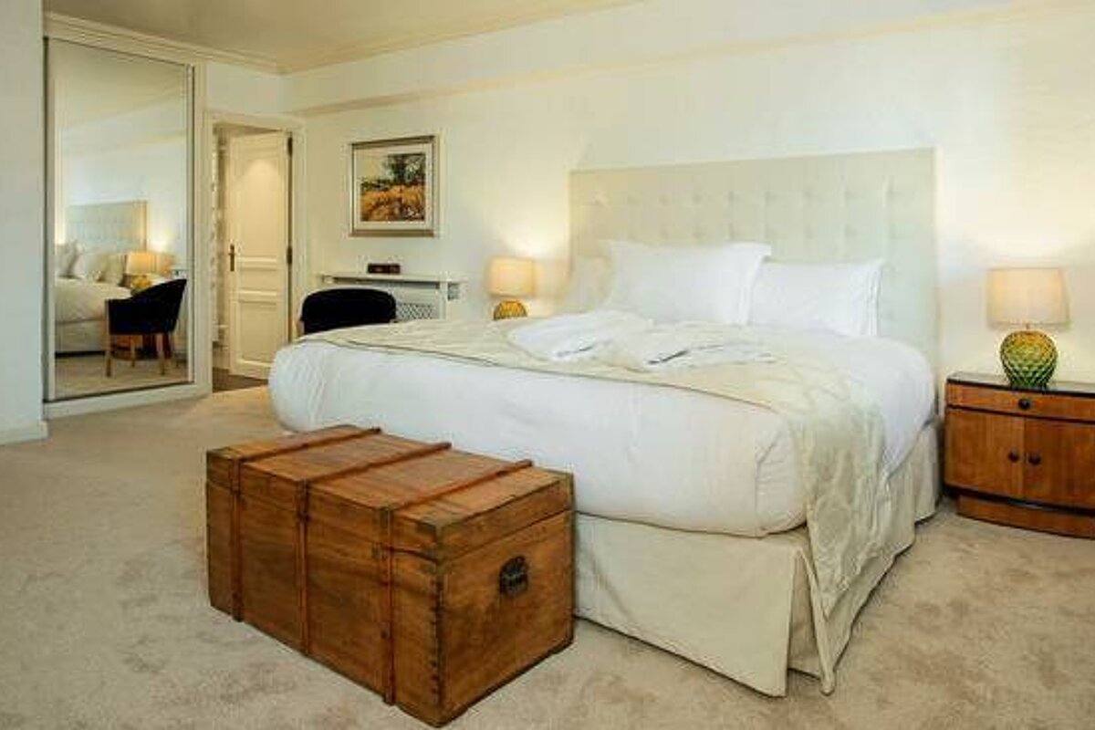 Iona Chalet, Meribel Valley double room