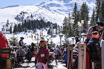 Le Chalet des Pierres Restaurant, Courchevel Valley restaurant terrasse