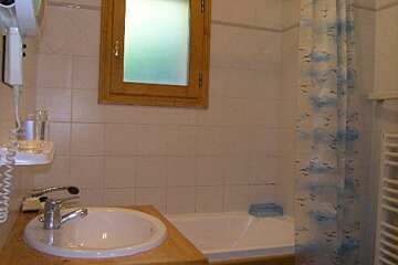 Morel Chalet, Meribel - Rond Point / Altiport bathroom