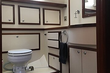 Puerto Pollensa Half Day Boat Trip, Port de Pollenca (Puerto Pollensa) bathroom