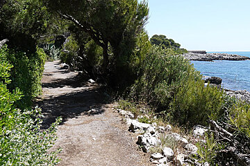 Cap d'Antibes sentier littoral path