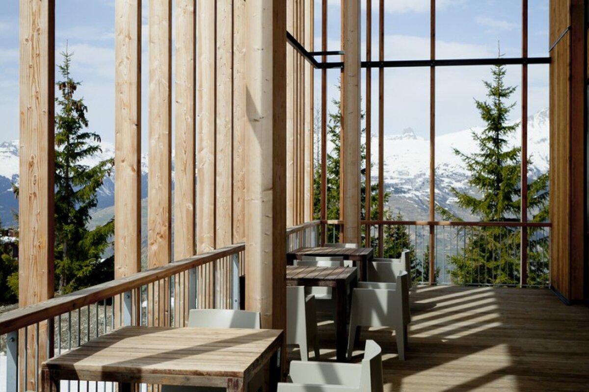 Aiguille Grive Chalet Hotel, Arc 1800 balcony