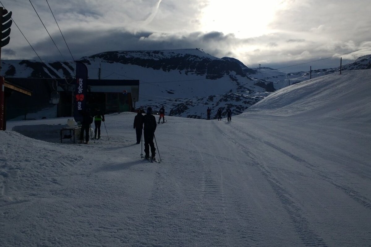 food stop in a ski touring race