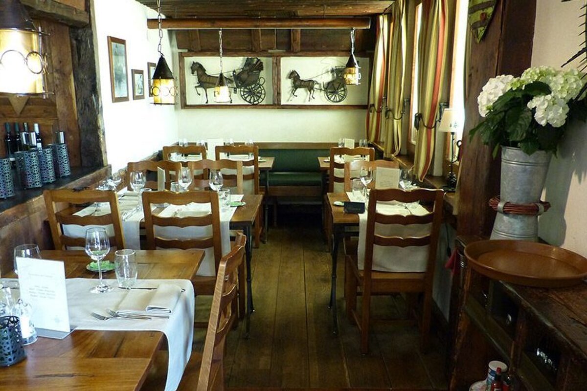 L'Ecurie Restaurant, Verbier interior