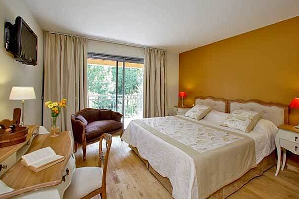 Le Moulin de Mitou Hotel, Auriac du Perigord double bedroom