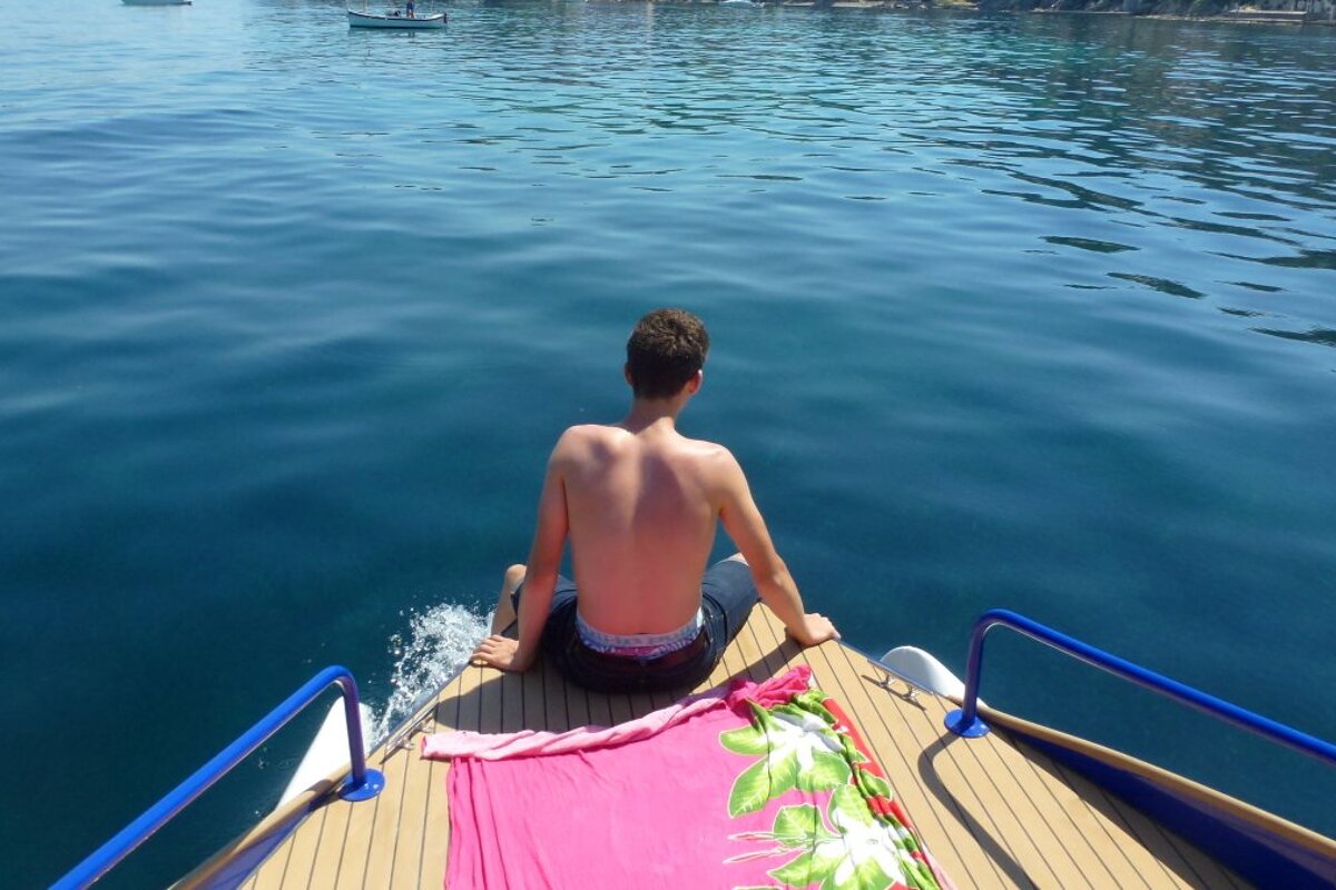 8 Person Motor Boat, Beaulieu-sur-Mer stern