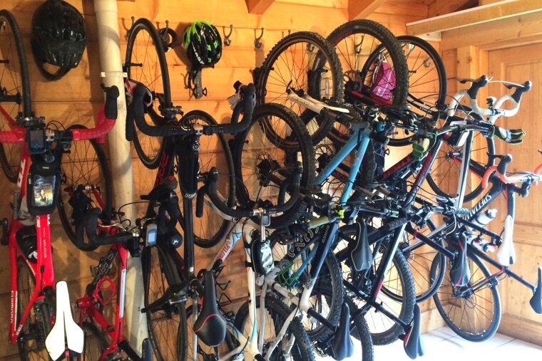 Cornillon Chalet, Alpe d'Huez garage